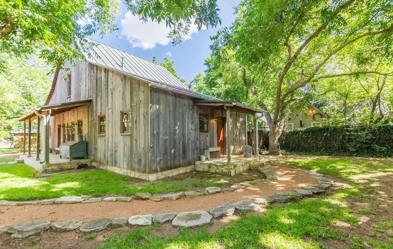 Ada'S Peach Street Hideaway - Whole House Villa Fredericksburg Exterior photo