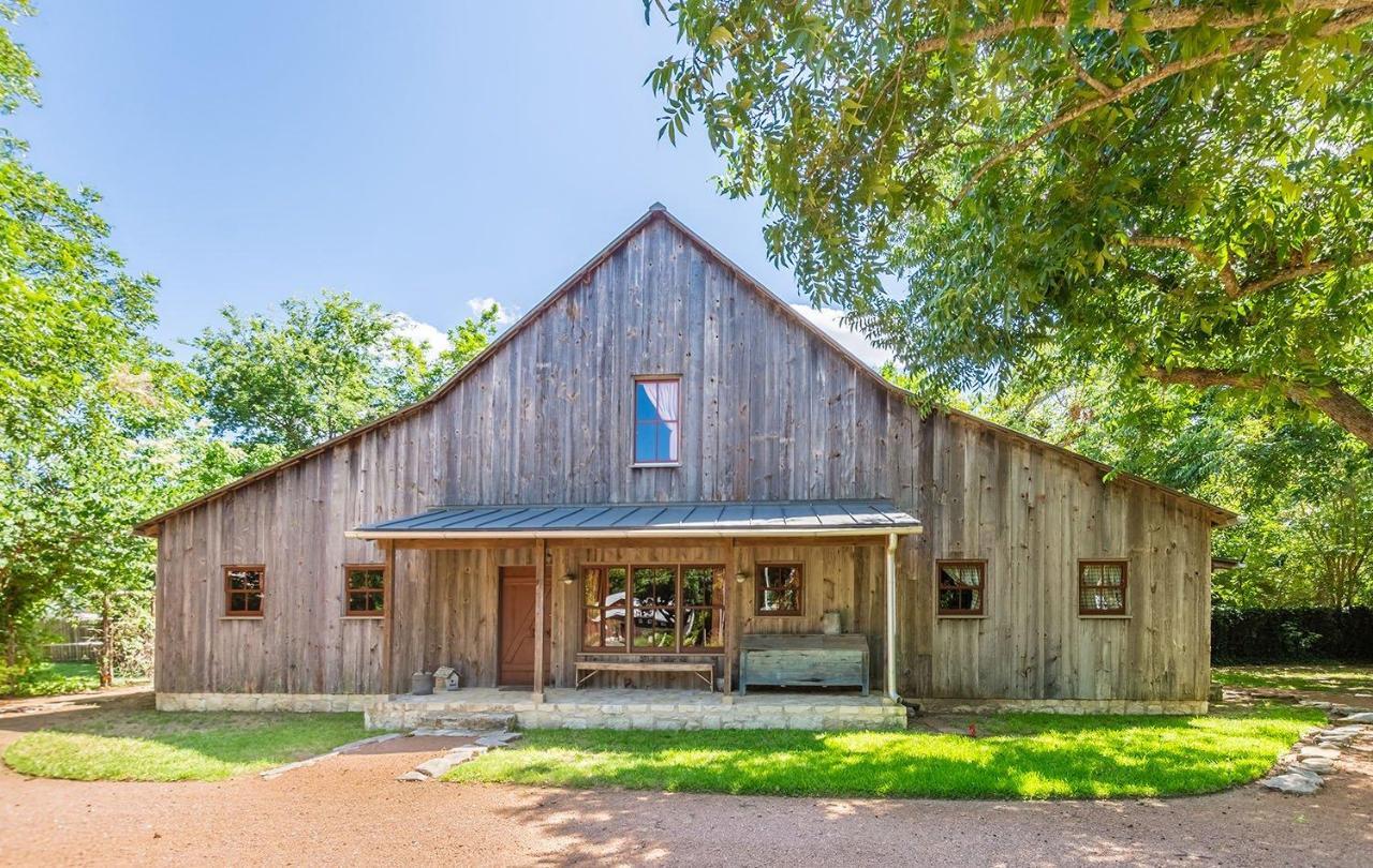 Ada'S Peach Street Hideaway - Whole House Villa Fredericksburg Exterior photo